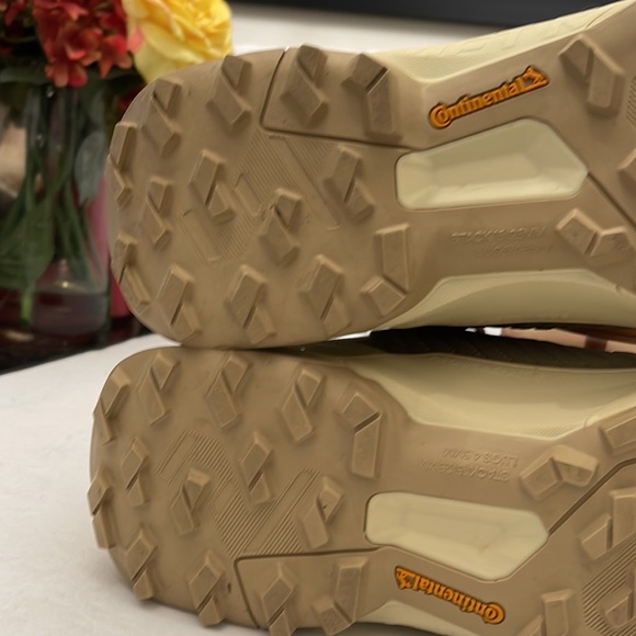 ADIDAS TERREX SWIFT R3 HIKING BEIGE/GOLD/ORANGE SNEAKERS MENS SIZE 10 - Picture 16 of 16